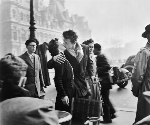 Robert Doisneau, Le Baiser de l'Hotel de ville, Paris, 1950